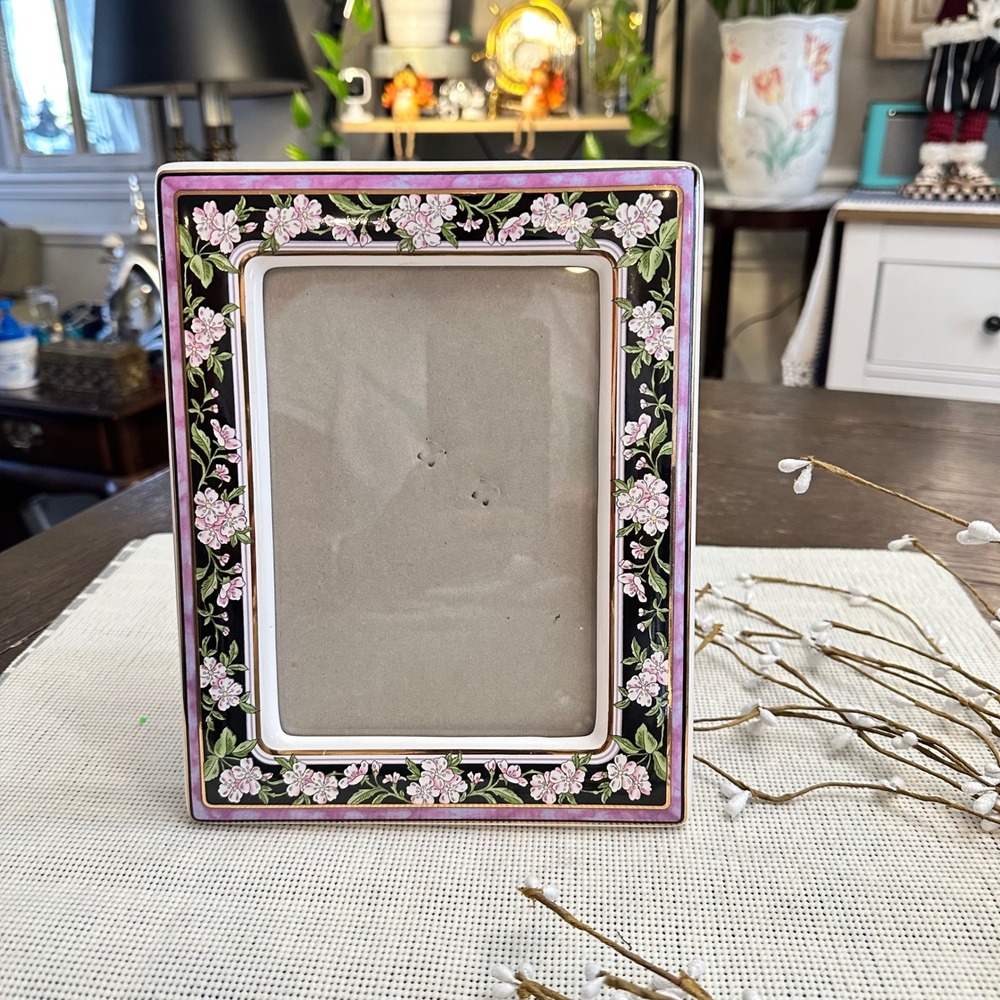 Terragrafics Porcelain Marlene Moore 1991
Vintage Floral Picture Photo Frame‎